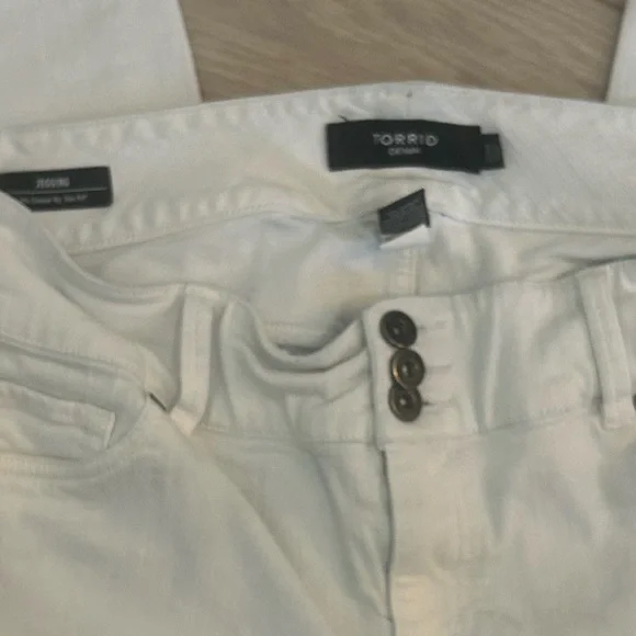 Torrid Women's White Skinny Jeans - Picture 2 of 3